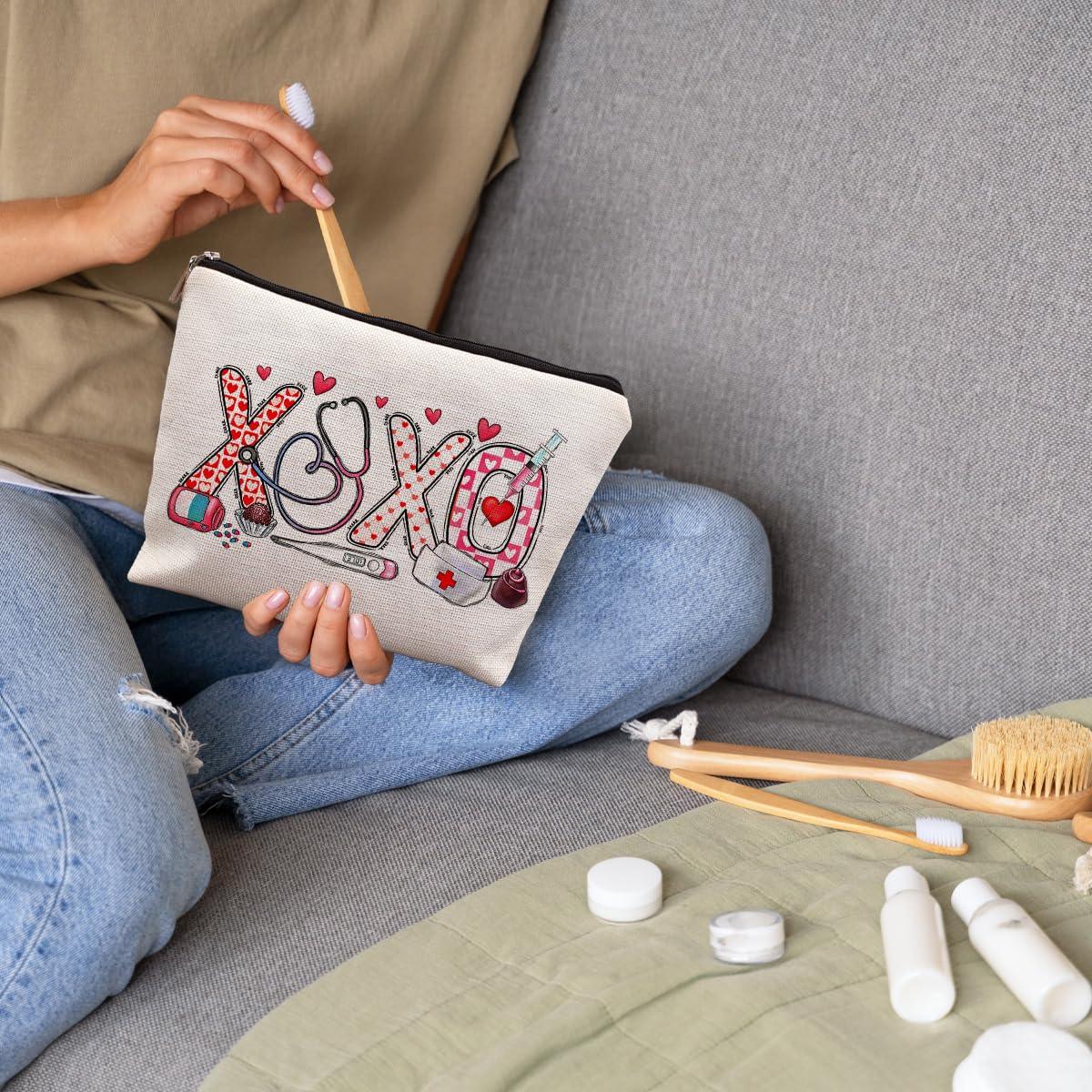 uinwk uinwk Pink XOXO Nurse Makeup Cosmetic Bags, Gifts for Nurses, Nurse Gifts for Women, Funny Nurse Gifts, Nurse Appreciation Gifts, Nurse Practitioner Gifts, Nurse Graduation Gift