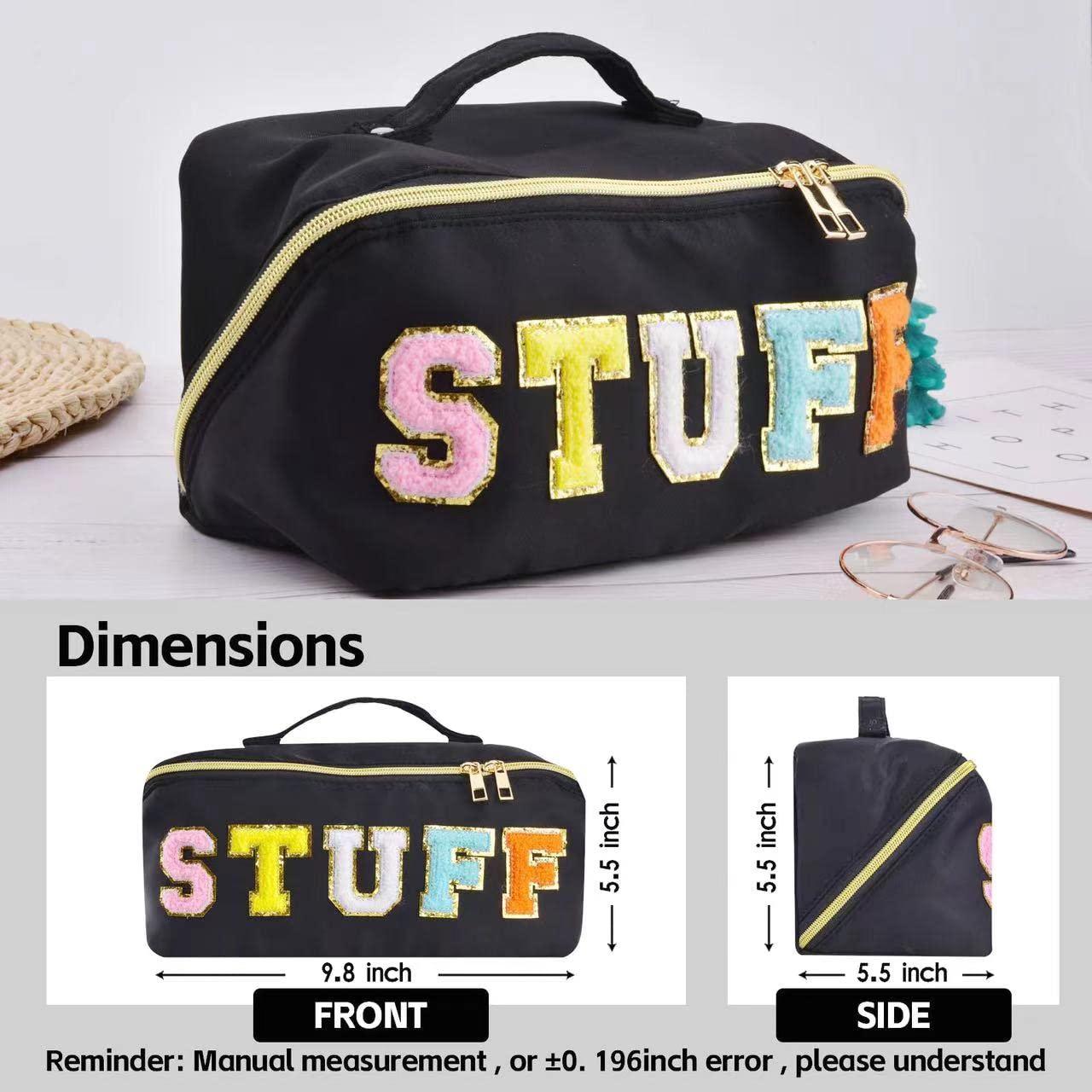 MZLUWM MZLUWM Stoney Clover Dupes Preppy Makeup Bag, Wide Open Cosmetic Bag, Portable Nylon Waterproof Travel Toiletry Bag for Women, Preppy Stuff Makeup Pouch for Girls with Chenille Letter and Handle